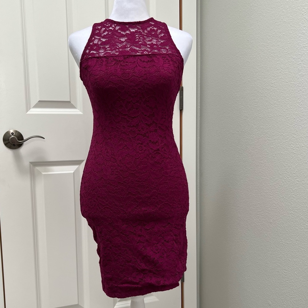 HOLLISTER SLEEVELESS LACE BODYCON ABOVE THE KNEE DRESS PURPLE SMALL